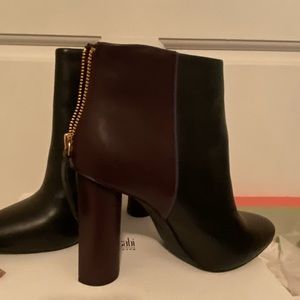 New Cabi bisset boot size 10